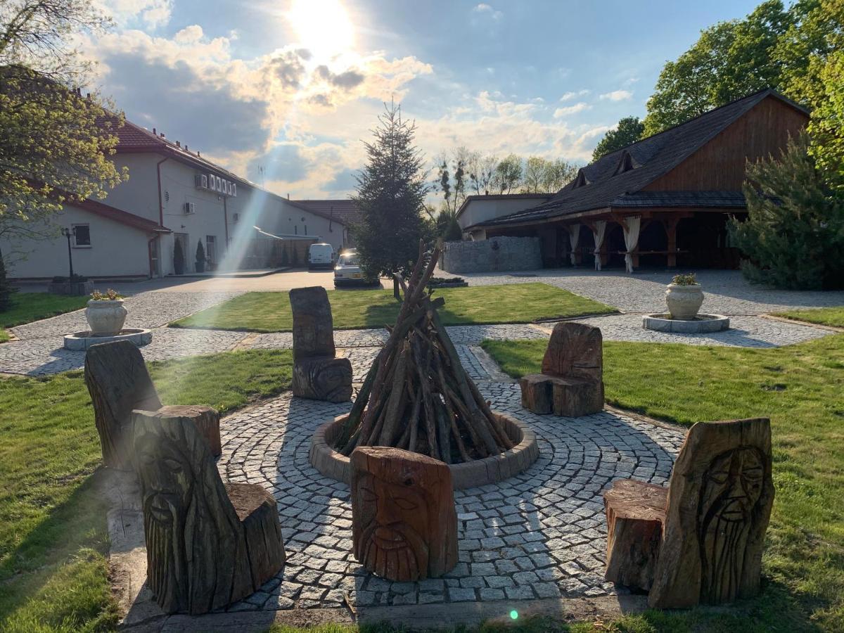 Orion Hotel Parczew Exteriör bild