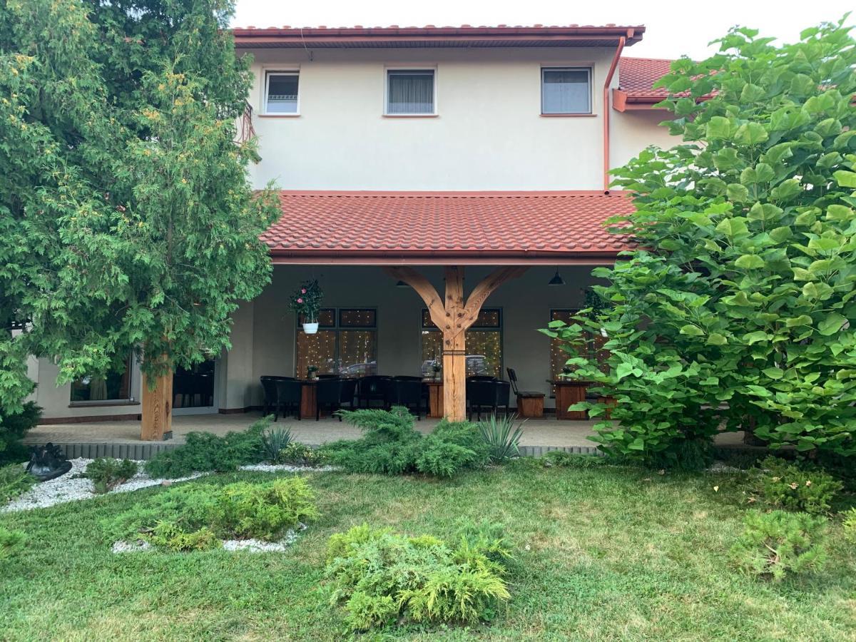 Orion Hotel Parczew Exteriör bild